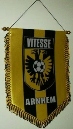 Vitesse Arnhem Vaan Geel-Zwart gestreept Logo