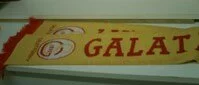 Galatasaray Sjaal geel met rode letters